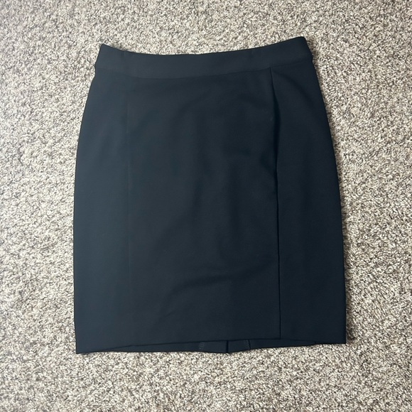 LOFT Dresses & Skirts - LOFT Black Pencil Skirt with Zipper in Back and Slit in Back Size Small Business